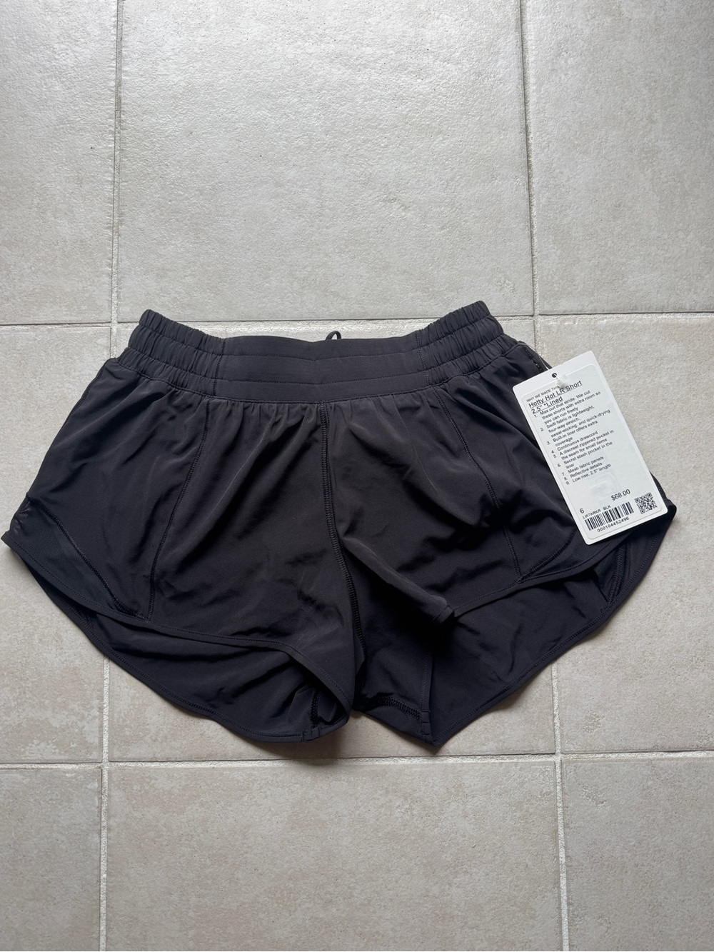 Lululemon Hotty Hot Low Rise Short 2.5” Lined- Black, 6